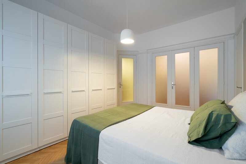 Universitate, ultracentral, apartament cu 2 camere, birou, comision 0%