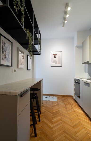 Universitate, ultracentral, apartament cu 2 camere, birou, comision 0%