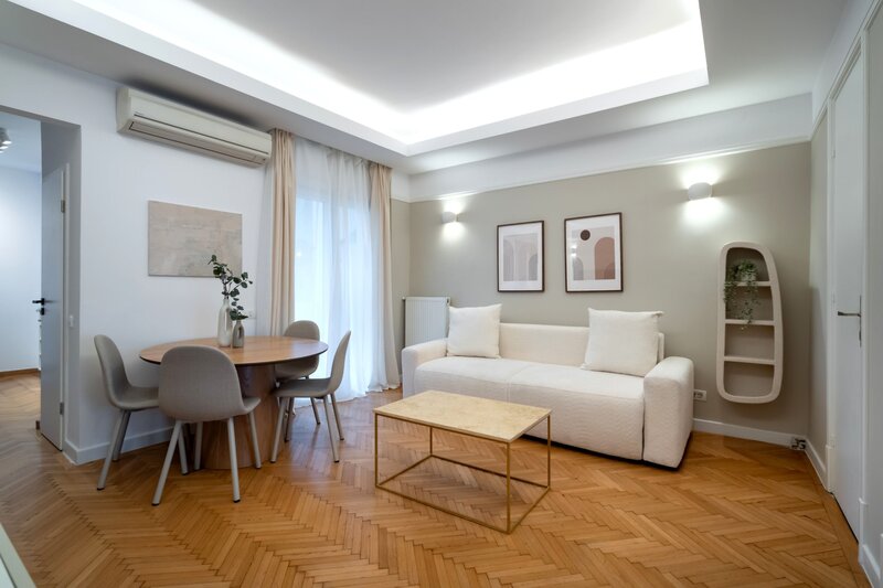 Universitate, ultracentral, apartament cu 2 camere, birou, comision 0%